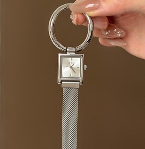 Montre carrée minimaliste pour femme, design à grand anneau, bracelet en maille d'acier inoxydable, montre-bracelet à quartz de luxe - Product Image 5