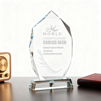 Cadeau de récompense de décoration de trophée en cristal lumineux personnalisé créatif haut de gamme et élégant nouvellement conçu