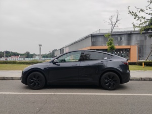 Tesla Model Y <span class=keywords><strong>2024</strong></span> d'occasion, SUV électrique à propulsion arrière, batterie LFP de 60 kWh, autonomie de 554 km, pilotage automatique, bien entretenu, prêt à être expédié - Product Image 5
