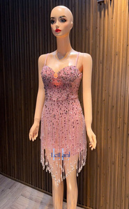 Robe moulante mini de luxe à manches classiques pour femme, en soie haut de gamme avec décoration en strass, respirante et confortable, fabriquée à Hanoï - Product Image 4