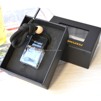 Bouteille de parfum de voiture vide de luxe de 8ml 10ml suspendue avec logo personnalisé et boîte d'emballage avec fenêtre en PVC