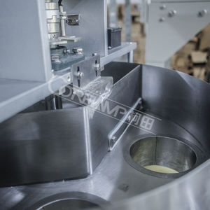 <span class=keywords><strong>Machine</strong></span> d'emballage commerciale entièrement automatique pour le pesage et la mesure volumétrique verticale des grains, aliments pour animaux, graines, grains de <span class=keywords><strong>café</strong></span> - Product Image 6