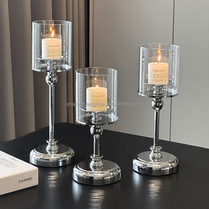 Candelabros de boda de cristal de aleación de lujo personalizables, tipo linterna de <span class=keywords><strong>hierro</strong></span> Vintage para velas de pilar para ocasiones de Pascua - Product Image 3