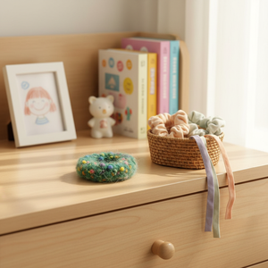 Fascette per capelli fatte a mano per ragazze con fiocco di raso in tessuto accessorio moda di tendenza per bambini vendita calda all'ingrosso - Product Image 3