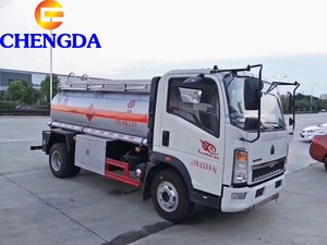 Camion-<span class=keywords><strong>citerne</strong></span> à diesel Sino Sinotruk <span class=keywords><strong>5000</strong></span>-10000 <span class=keywords><strong>litres</strong></span>, distributeur d'huile, <span class=keywords><strong>citerne</strong></span> à carburant en aluminium Howo - Product Image 3