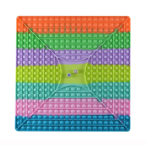 Juego de Dados con Tablero de Ajedrez para Cuatro Jugadores, Juguete Sensorial Antiestrés con Burbujas - Product Image 4