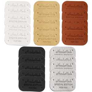 Nouvelles 100 <span class=keywords><strong>étiquette</strong></span>s en cuir PU pour vêtements, faites <span class=keywords><strong>à</strong></span> la <span class=keywords><strong>main</strong></span>, gaufrées, pour cadeaux, artisanat, <span class=keywords><strong>étiquette</strong></span>s de couture DIY, accessoires de vêtements, sacs, chaussures, logo - Product Image 1
