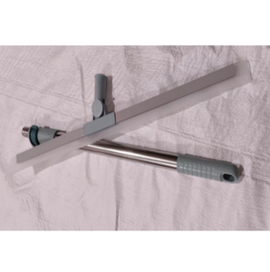 Raclette de sol durable conçue pour une élimination efficace de l'eau et un séchage rapide sur des surfaces lisses, idéale pour le bureau à domicile - Product Image 4