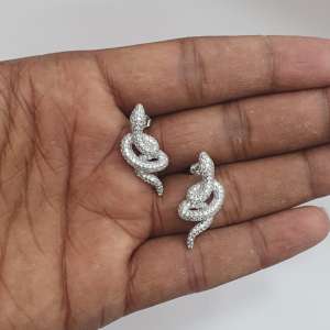 Pendientes de plata antigua Jaipuri tradicionales con detalles de filigrana y diamante como piedra principal - Product Image 1