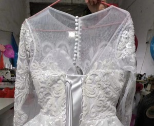 Abito <span class=keywords><strong>da</strong></span> Sposa 2024 su Misura in Pizzo Vintage, Realizzato Specificamente per Spose che Cercano un Look Senza Tempo ed Elegante - Product Image 2
