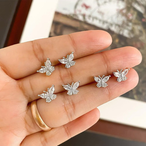 Pendientes Pequeños con Forma de Lazo de Mariposa para Mujer, Accesorios de Moda para Uso Diario, para Atuendos Casuales y Regalos - Product Image 1