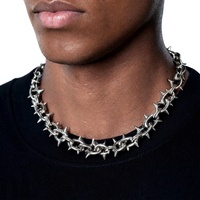 Collier en acier inoxydable à maillons cubains cloutés de clous pour homme, style hip-hop punk, couleur argent, chaîne de clavicule, design de niche, qualité supérieure