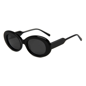 Lunettes de soleil ovales à monture intégrale noire, protection UV400, style unisexe pour adultes - Product Image 1