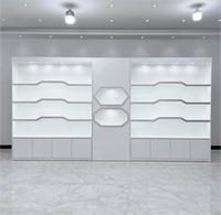 Meubles de présentation modernes pour salons de beauté, supermarchés et hôpitaux – Dimensions et couleurs personnalisables, en bois durable