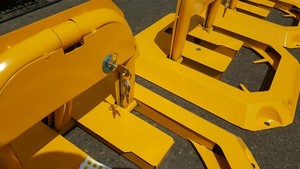 Verrou de stationnement intelligent antivol en acier jaune pour voiture, vente en gros d'usine - Product Image 2