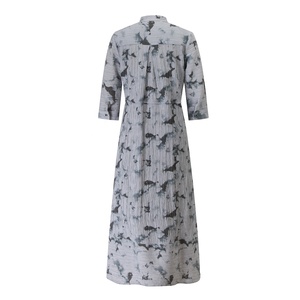 Abbigliamento di Marca all'Ingrosso Abito Chemisier Midi da Donna Personalizzato Primavera Estate 2024 in Rayon con Manica Corta, Bottoni, Stampa Integrale e Cintura - Product Image 2