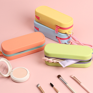 Customizable Personalized Waterproof Silicone Travel Cosmetic <b>Case</b> Bag Zipper Closure <b>Makeup</b> Pouch for Ladies - Product Image 3