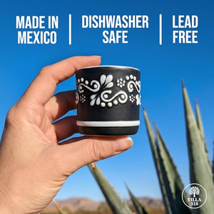 Juego de 4 Copitas de Mezcal de Cerámica Pintadas a Mano Estilo Mexicano, 50 ml, Negras y Blancas con Diseño Floral, para Degustación de Tequila, Decoración de Bar, Regalo - Product Image 3