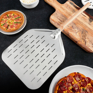 <span class=keywords><strong>Pelle</strong></span> à <span class=keywords><strong>pizza</strong></span> creuse en acier inoxydable 430 avec manche en <span class=keywords><strong>bois</strong></span> pour four et cuisine, idéale pour le transfert de gâteaux et le retournement de pizzas - Product Image 3