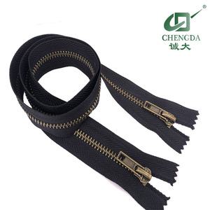 CHENGDA – <span class=keywords><strong>fermeture</strong></span> à glissière en <span class=keywords><strong>métal</strong></span>, extrémité ouverte et fermée, personnalisée, dents dorées brillantes, <span class=keywords><strong>fermeture</strong></span> à glissière en laiton doré pour veste, <span class=keywords><strong>double</strong></span> <span class=keywords><strong>curseur</strong></span> bidirectionnel - Product Image 4