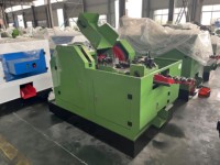 Machine de forgeage à froid automatique de haute précision avec engrenages et pompe pour la production de vis en plâtre - Marque YUHAI - Capacité de 150-180 pièces/min