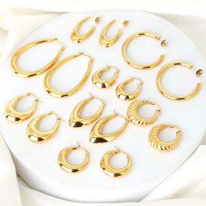 Pendientes de Aro Grandes y Gruesos Minimalistas de Moda para Mujer, Pendientes Geométricos Personalizados de Acero Inoxidable con Baño de Oro PVD de 18K - Product Image 1