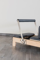 Nouveau Reformer Pilates Commercial en Bois d'Érable Certifié CE 2026 pour Studio Commercial – Machine Pilates Pliante