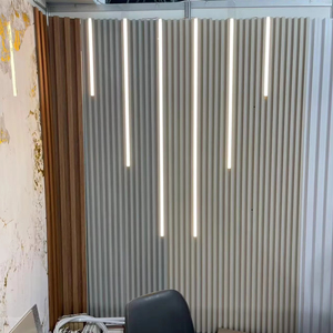 ألواح حائط مضلعة من مادة WPC و PVC بمظهر خشبي للديكور الداخلي مع شريط إضاءة LED للفنادق والترفيه ولوح WPC للزينة - Product Image 3