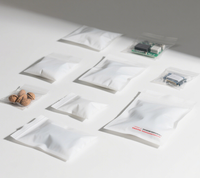 Sac d'emballage en plastique refermable transparent à l'avant et blanc à l'arrière, résistant à l'humidité, avec trous de suspension, impression en gravure, personnalisable