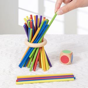 Jeu de tri et d'empilage en bois 3-en-1 pour enfants : Jeu de bâtonnets de comptage et Tour de chute de balles - Product Image 2