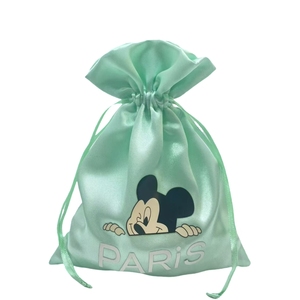Sac cadeau en satin personnalisé avec cordon de serrage, impression par transfert thermique, estampage à chaud - Product Image 5