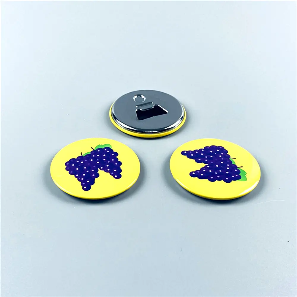 Distintivo del bottone dell'apribottiglie 58mm della latta del metallo del perno del bottone di stampa di logo in bianco di sublimazione su ordinazione promozionale con il magnete