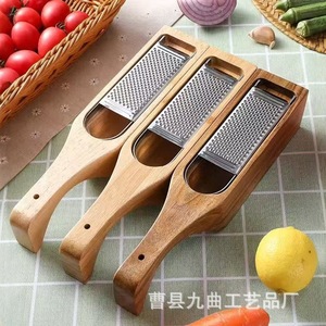Rallador de queso de madera de acacia con cuchilla de acero inoxidable, herramienta de cocina para queso y frutas, duradero, solo se lava a mano. - Product Image 3