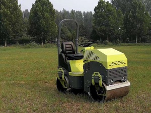 Compacteur vibrant hydraulique pour béton, conception compacte et maniable, idéal pour les travaux de construction exigeants - Product Image 3