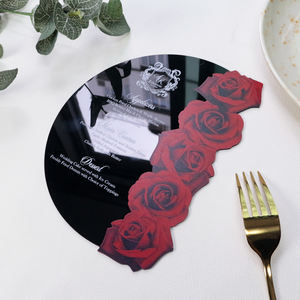 Tarjeta de Menú de Acrílico Negro con Rosa Roja de Lujo con Diseño de Tenedor y Cuchara Carte De Menu - Product Image 3