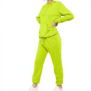 Conjunto Deportivo para Mujer Talla Grande, Color Verde Lima, Sudadera con Capucha y Pantalones Largos de Algodón, Corte Holgado Informal, con Cordón Ajustable y Laterales - Product Image 3