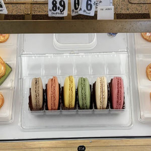 Şeffaf PET Plastik Kare Blister Makaron Tepsisi, 0,5 mm Kalınlığında, Özelleştirilebilir Boyut ve Kek Gıda Ambalajı için OEM/ODM Hizmeti - Product Image 1