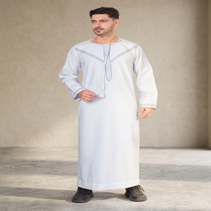 Thobe pour homme en polyester blanc léger, manches longues, longueur au sol, col classique, vêtements décontractés pour tous les jours, vêtements traditionnels du Moyen-Orient, vêtements du Ramadan - Product Image 2