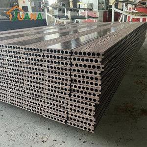 Planches composites sablées pour quais de lac, pièces sur mesure pour passerelles de zones touristiques, fourniture fabricant certifié FSC - Product Image 3