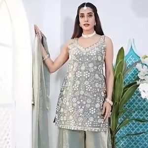 Ensemble Kurti brodé élégant pour femmes avec pantalon palazzo, tenue ethnique traditionnelle, tenue de fête confortable - Product Image 1