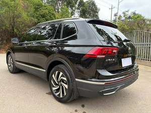 Ventas calientes 2025 Buen <span class=keywords><strong>precio</strong></span> 5 puertas 5 asientos SUV de tamaño medio VW <span class=keywords><strong>Tiguan</strong></span> L 1,5 Turbo 300TSI 2WD Coche de gasolina - Product Image 4