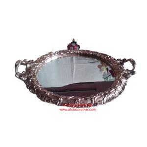 Plateau de luxe en aluminium de forme ronde fait à la main et décoré de miroir avec poignées servant pour les fleurs - Product Image 1