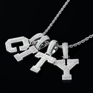 Joyería Fina Hip Hop Personalizada al por Mayor, Plata de Ley 925 Chapada en Oro Blanco, Colgante con Letra de la A a la Z con Moissanita Certificada por GRA para Hombre - Product Image 3