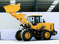 Chargeuse compacte multifonctionnelle LG946L, mini-chargeuse sur pneus 4 tonnes, fourche à grappin 1,8 m³, lame de bulldozer, lance à balles