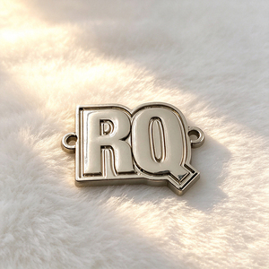 Étiquette métallique personnalisée gravée avec logo, accessoires d'étiquetage métallique de marque pour maillots de bain et vêtements - Product Image 2
