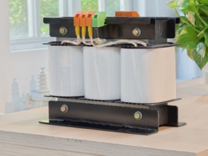 Máy biến áp cách ly khô ba pha Hot3, hạ/ tăng áp, 415V 380V 230V xuống 220V 230V, công suất <span class=keywords><strong>5kva</strong></span> 10kva 15kva 20kva 25kva 50kva - Product Image 3