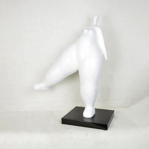 घर की सजावट के लिए फैक्टरी कस्टम फाइबरग्लास मूर्तिकला हाथ से चित्रित व्यक्तित्व एपॉक्सी राल मूर्ति कला अफ्रीकी महिला मूर्ति - Product Image 4