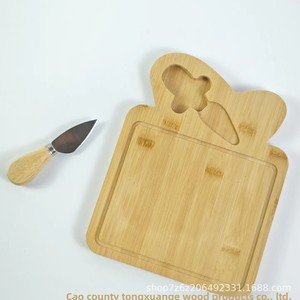 Planche à fromage en bambou Cunxin Handicrafts 19,5x25x1,5cm avec ensemble couteau et fourchette pour couper fruits, légumes et pain - Product Image 3