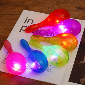 Maracas de tamborín LED al por mayor, maracas musicales de plástico con luz LED intermitente para fiestas - Product Image 5