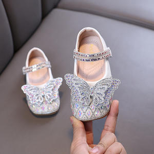 รองเท้าหนัง PU สำหรับเด็กผู้หญิง ประดับเพชรพลอยรูปผีเสื้อ สำหรับเด็กวัยหัดเดิน ใส่ในงานเต้นรำ งานแต่งงาน หรืองานแสดง - Product Image 2